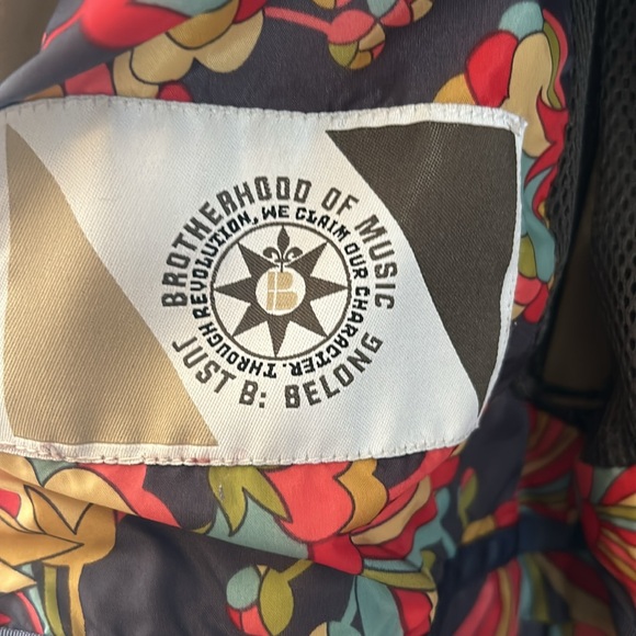 Women’s Burton ski/snowboarding jacket. Lined, khaki, - Picture 4 of 7